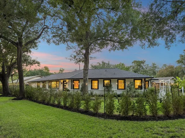 8518 Westview Dr, Houston, TX 77055