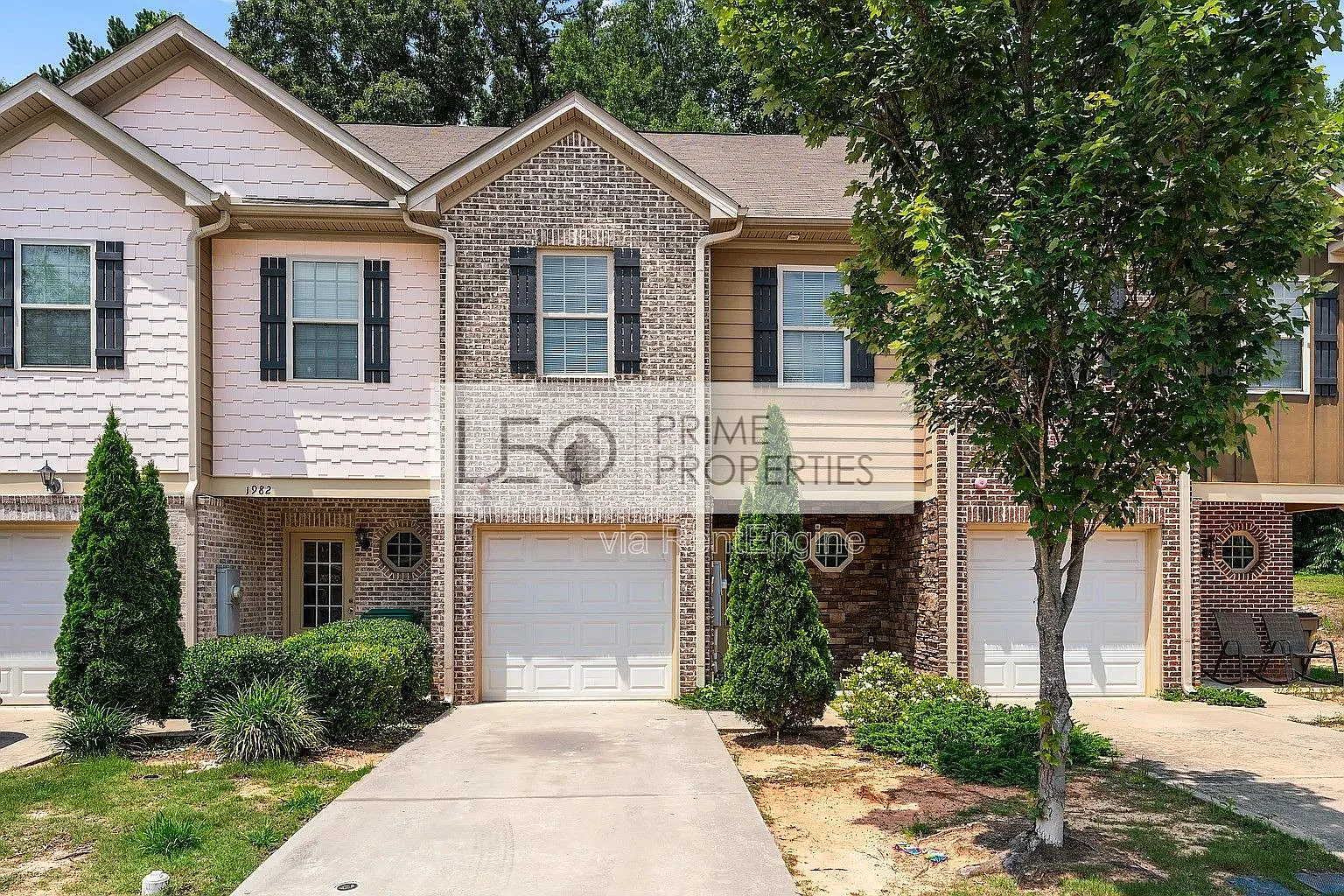 3 bed, 2.5 bath, 1454 sqft, $1,699 — Photo 1