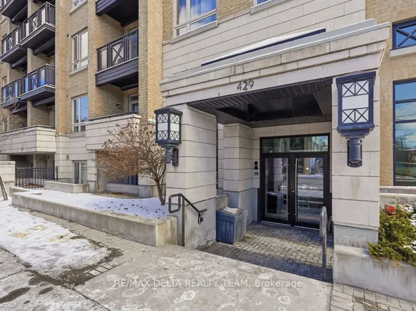 429 Kent St #215, Ottawa, ON K2P 1B5