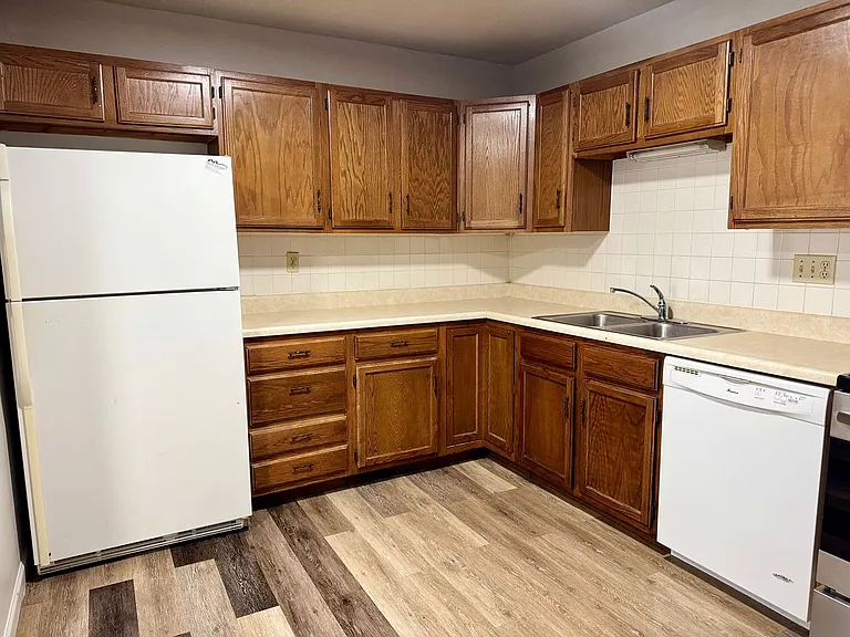 1214 Vattier St — Photo 32