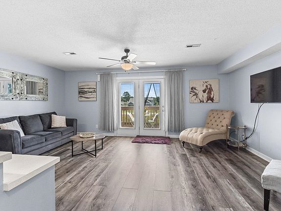 4th image of 207 Double Eagle Dr. #E2