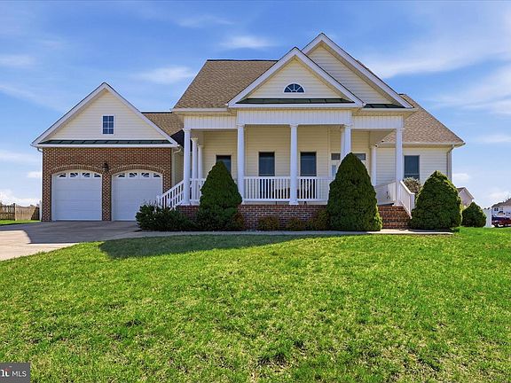 3rd image of 300 Clydesdale Dr