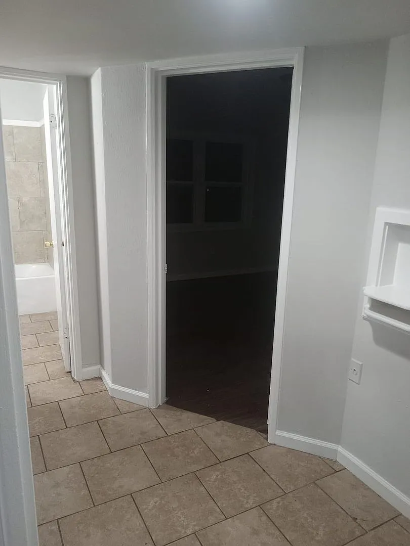 1432-1438 Columbia Circle SE — Photo 2