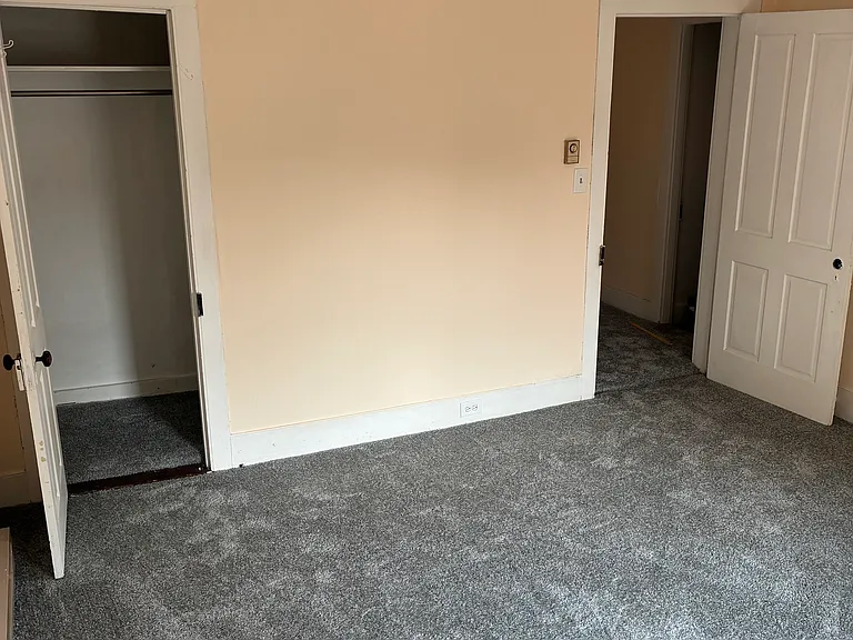 Second floor bedroom (1)