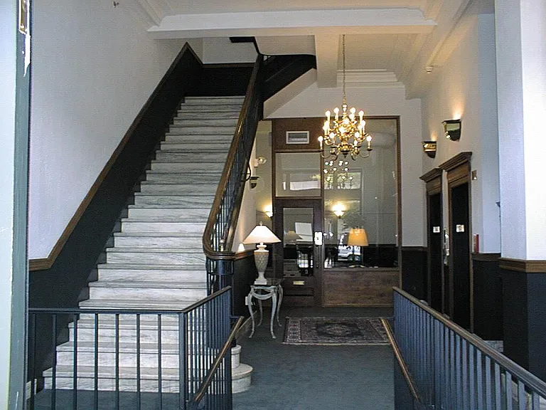 Linden Towers — Photo 11