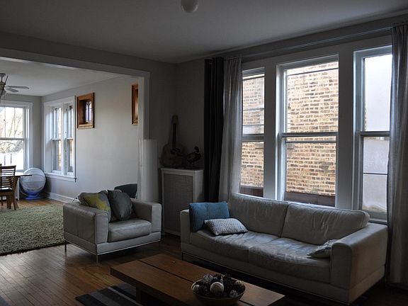5th image of 3628 N Claremont Ave #2