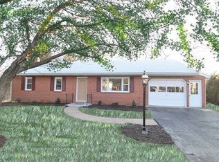 1907 Sterretts Gap Ave, Carlisle, PA 17013