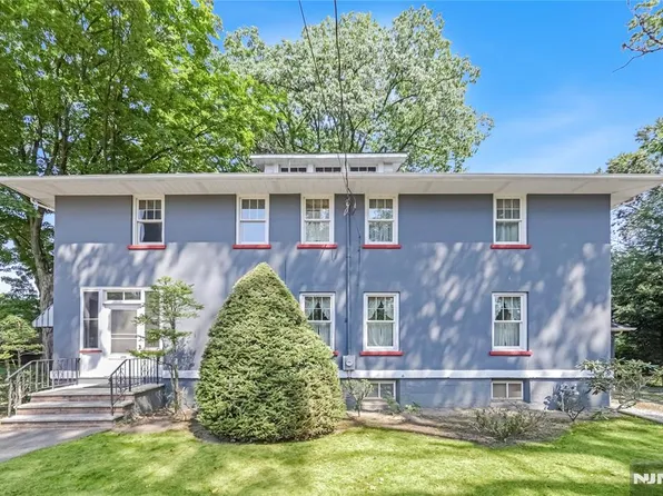 288 Washington Ave, Hillsdale, NJ 07642