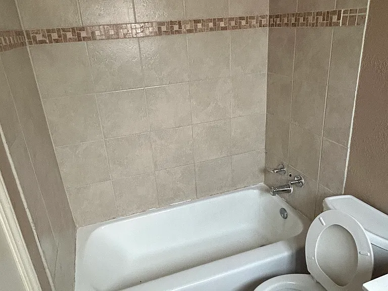621 W Apache St #1/2 — Photo 15