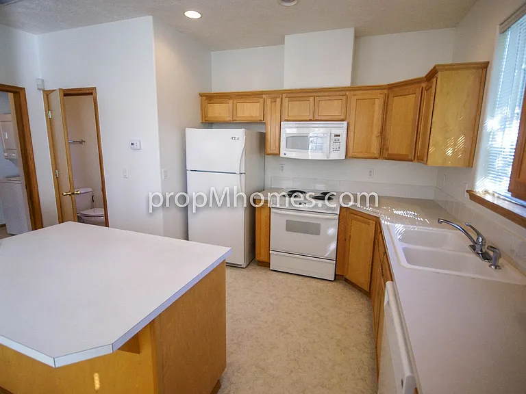 15045 SE Elm Park Dr — Photo 8