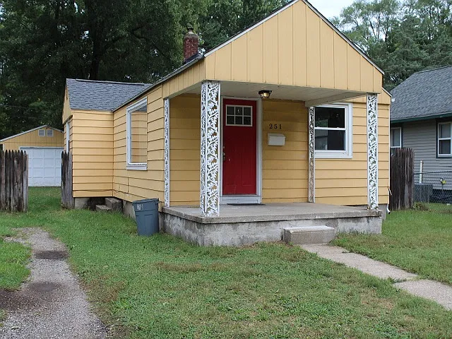 2 bed, 830 sqft, $900 — Photo 1