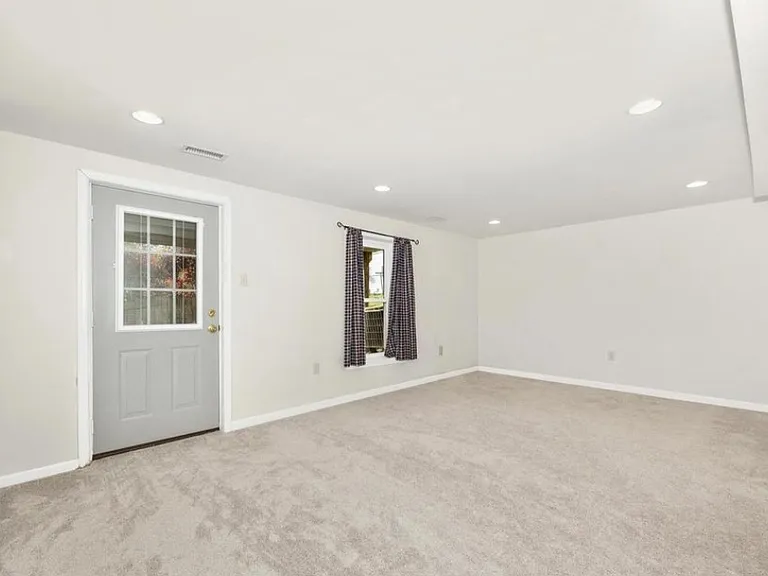 117 Valley View Ct — Photo 28