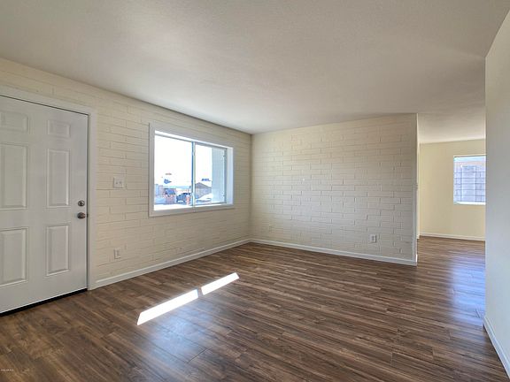 5th image of 1308 E Christy Dr