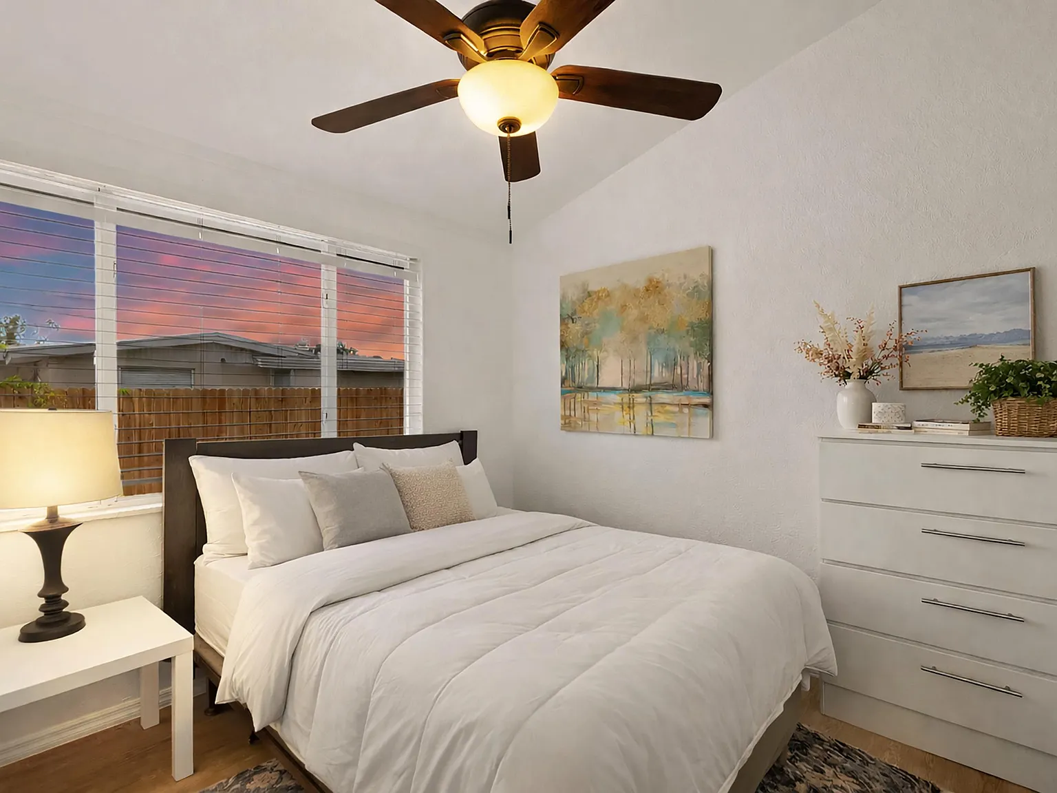4 bed, 2.0 bath, 1009 sqft, $1,044 — Photo 3