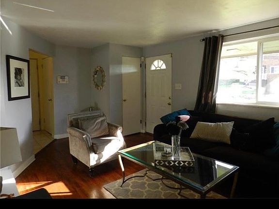 4th image of 271 Elwyn Ave