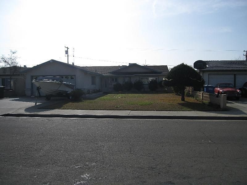 2nd image of 2219 Goldridge St