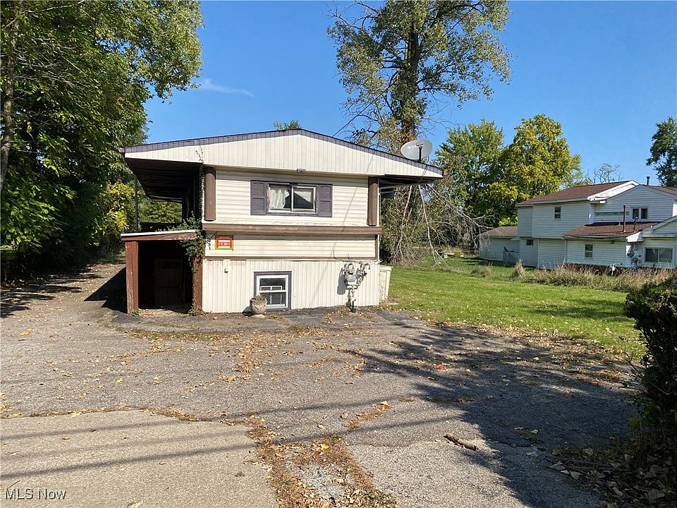 2nd image of 351 Bronson St