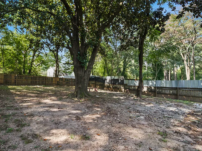 1135 Hillcrest Dr SE — Photo 28