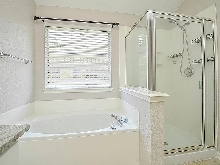 14618 Rochelle Ct — Photo 29