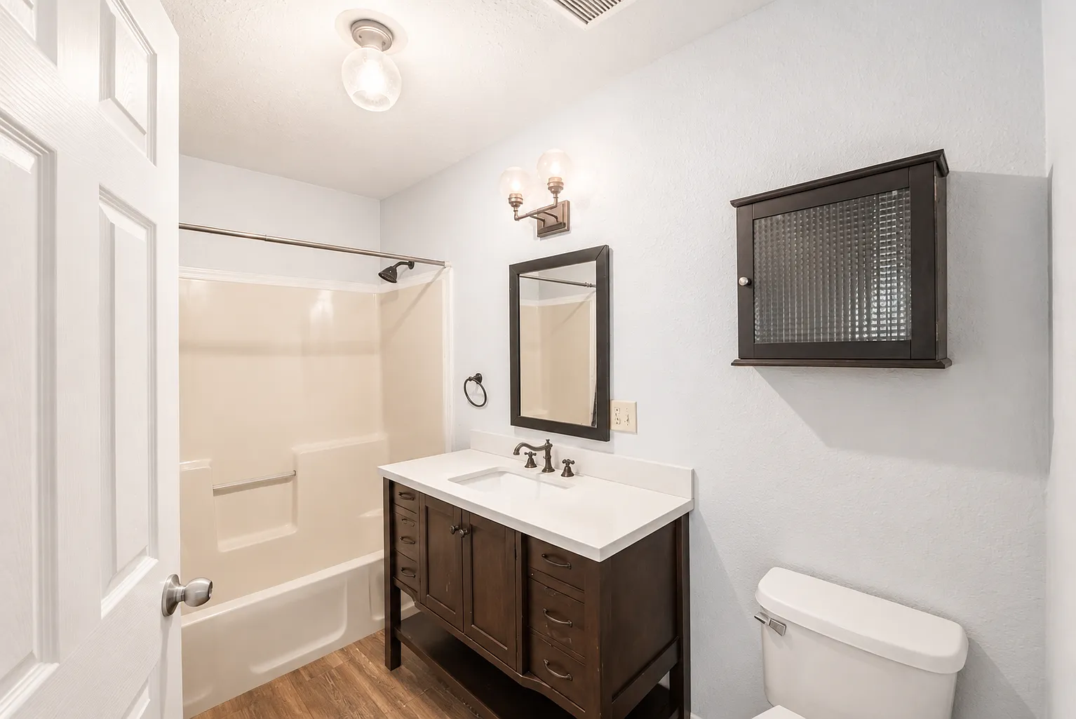 4 bed, 3.0 bath, 3021 sqft, $2,600 — Photo 2