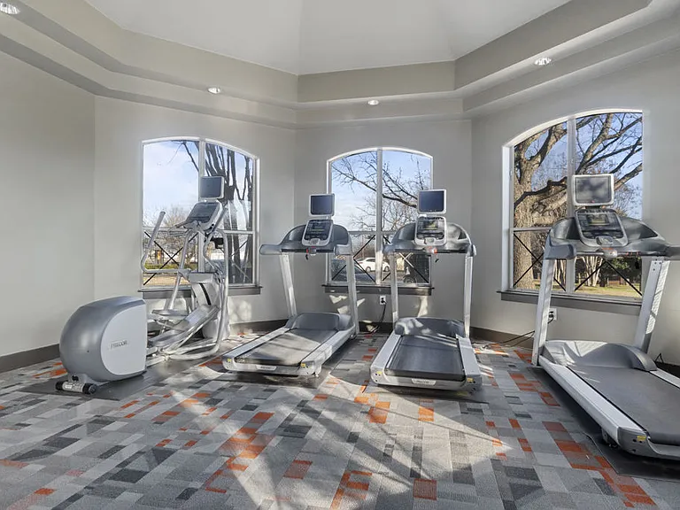 Siena Apartments — Photo 1