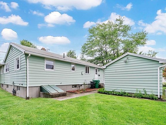 2nd image of 588 Granby Rd