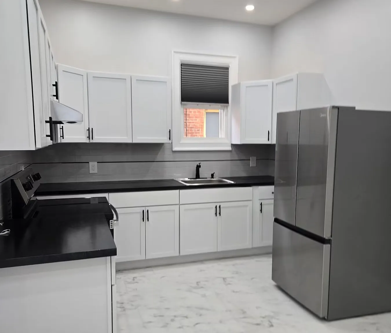 Studio, 500 sqft, $1,300 — Photo 3