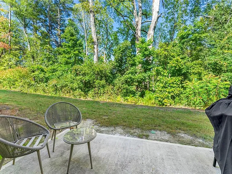 1840 Fabian Way — Photo 20