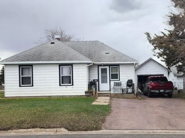 410 E 6th St, Miller, SD 57362