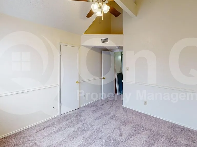 732 Versailles St — Photo 17