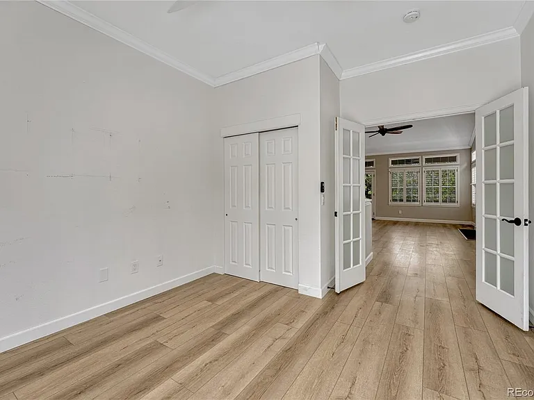 9885 Greensview Cir — Photo 32