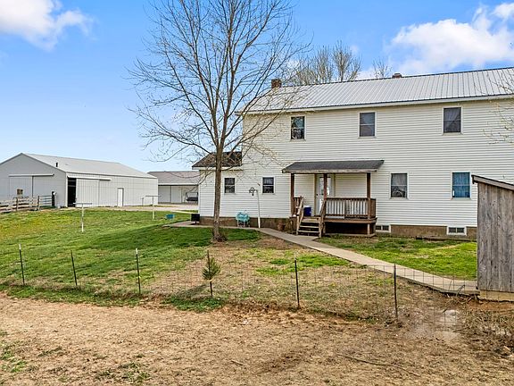 3rd image of 2034 N Naugle Rd