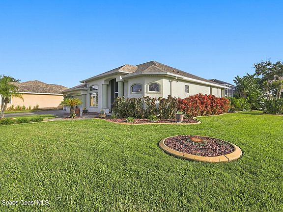 3rd image of 1275 Starling Way