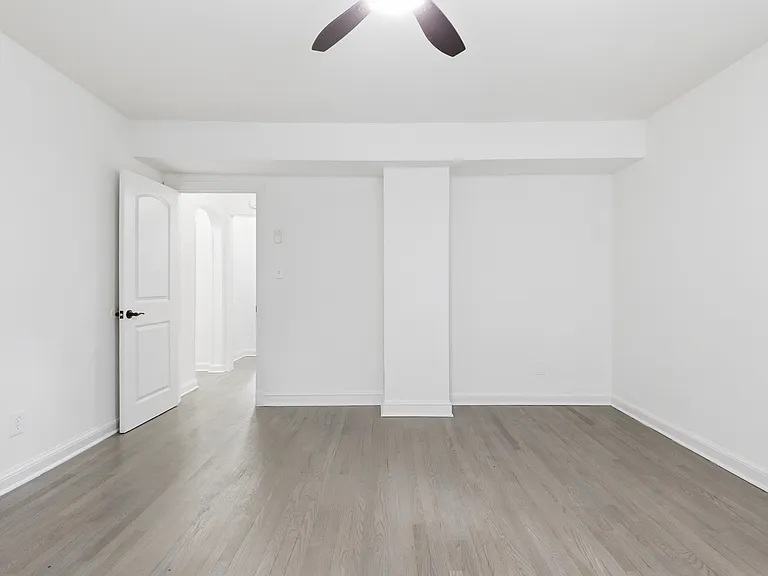 525 Oakwood St SE — Photo 9