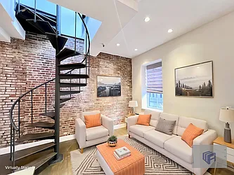 66 Pearl Street, #509