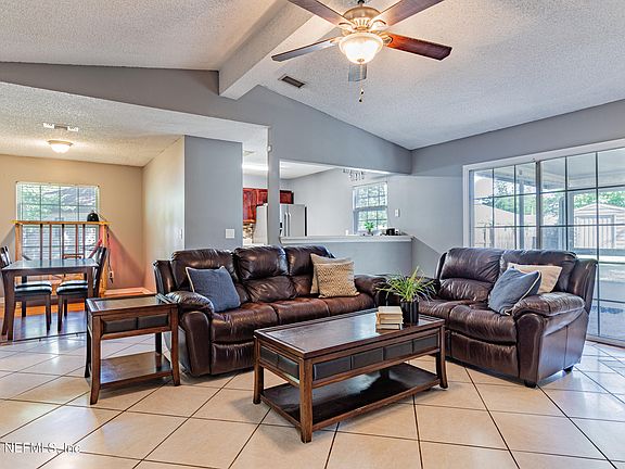 3rd image of 8105 BUCHANNAN Court