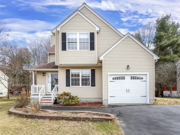 18 Palomino Dr, Franklin, MA 02038