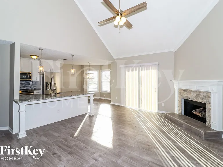 523 S Sanga Rd — Photo 2