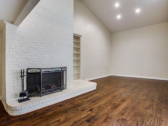 4th image of 3700 Hulen Park Dr