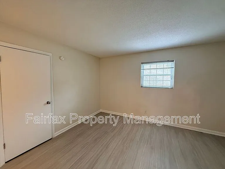 1011 Burke St #13 — Photo 4