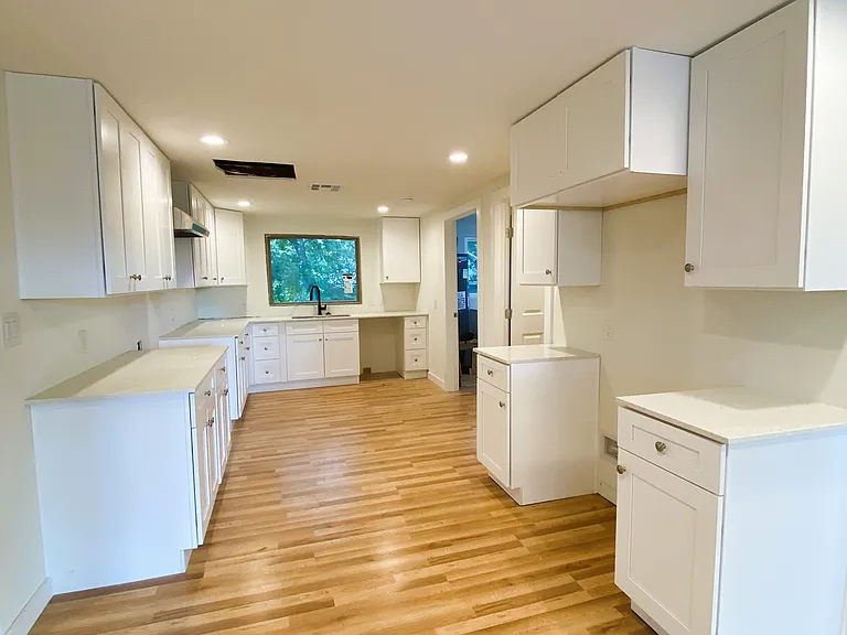 201 Harmons Way #B — Photo 1