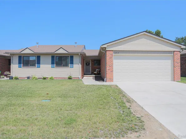 13717 Villa Pointe Dr, Warren, MI 48088