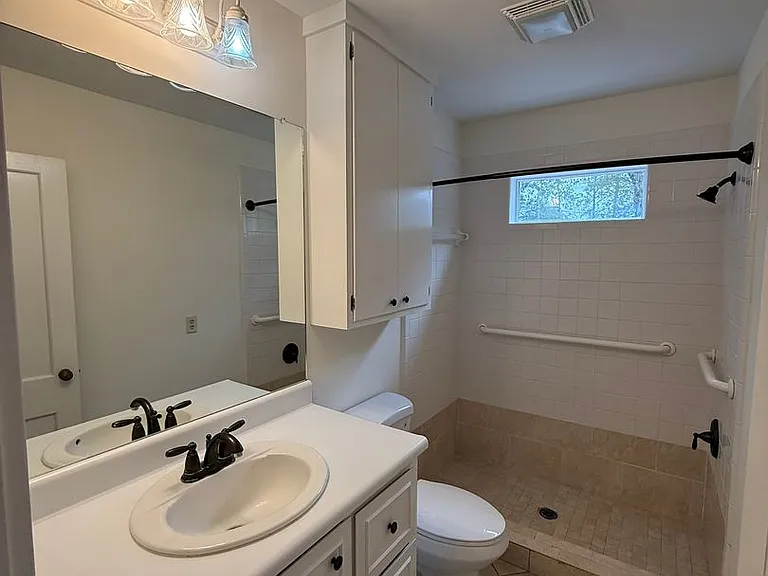 112 Donaldson St — Photo 5