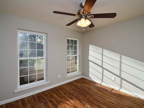 5th image of 12827 Cricket Hollow Ln