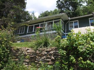 4596 Sugarloaf Mountain Rd, Hendersonville, NC 28792