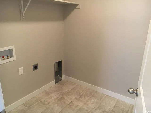 1044 W Narrows Ln — Photo 13
