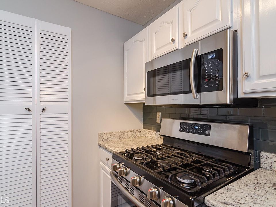 1st image of 2066 River Heights Walk SE