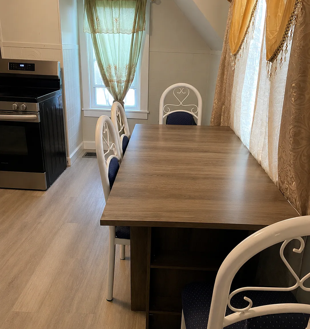 3 bed, 1.0 bath, $2,800 — Photo 2