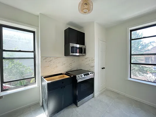 Rented by Pear NYC LLC | media 28
