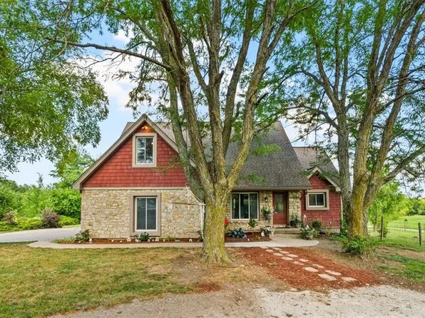 26001 S Stark Rd, Peculiar, MO 64078